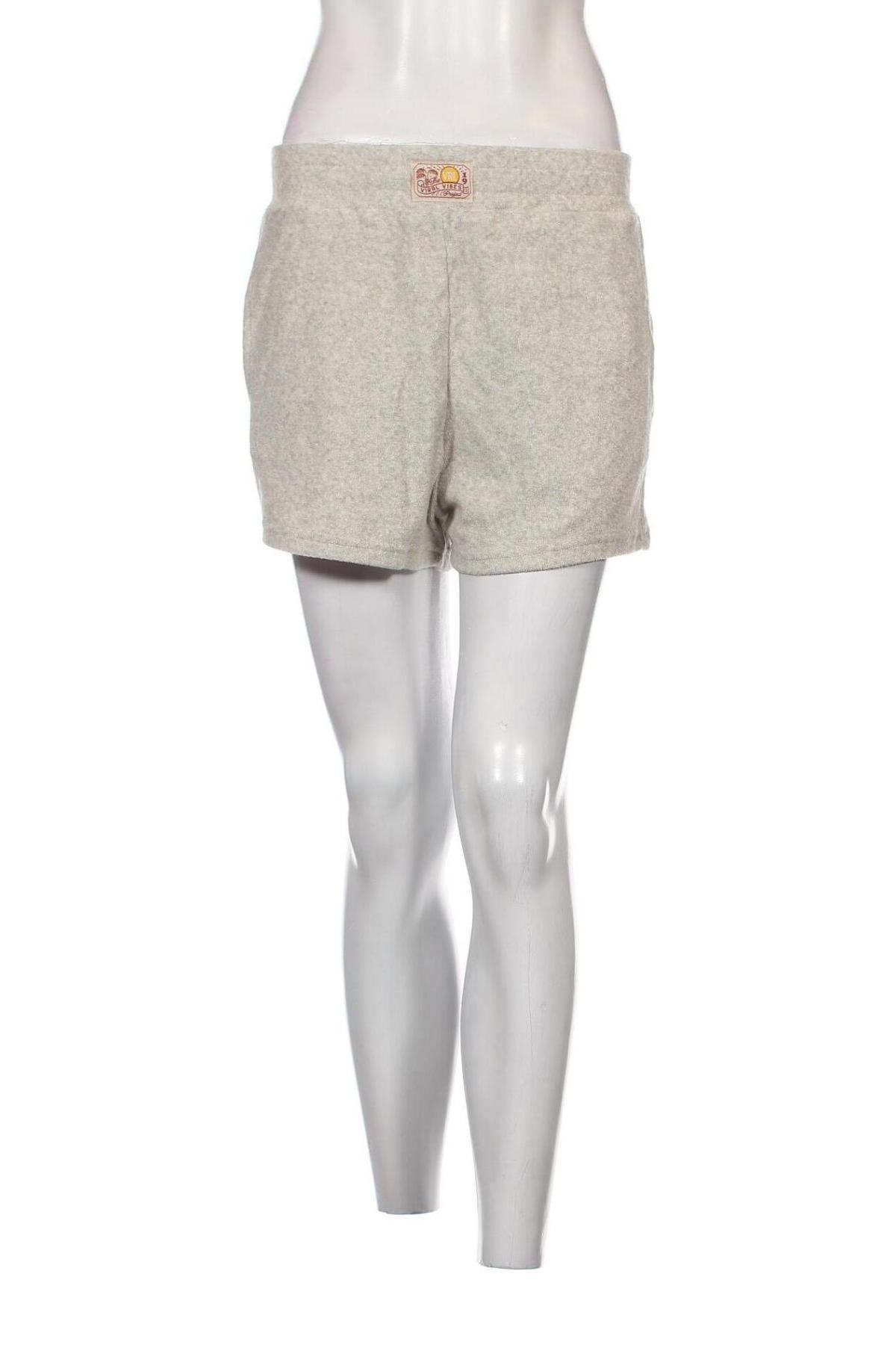 Pantaloni scurți de femei Viral Vibes, Mărime M, Culoare Gri, Preț 50,66 Lei