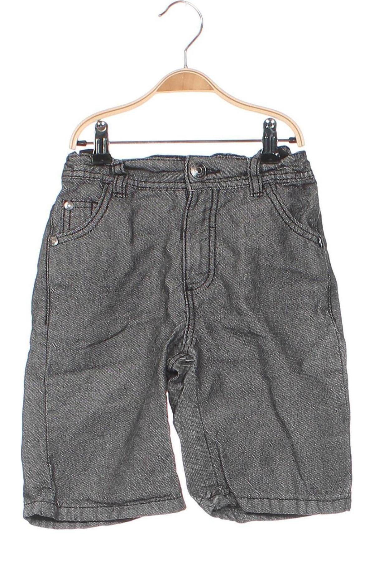 Kinder Shorts Yigga, Größe 7-8y/ 128-134 cm, Farbe Grau, Preis 7,00 €