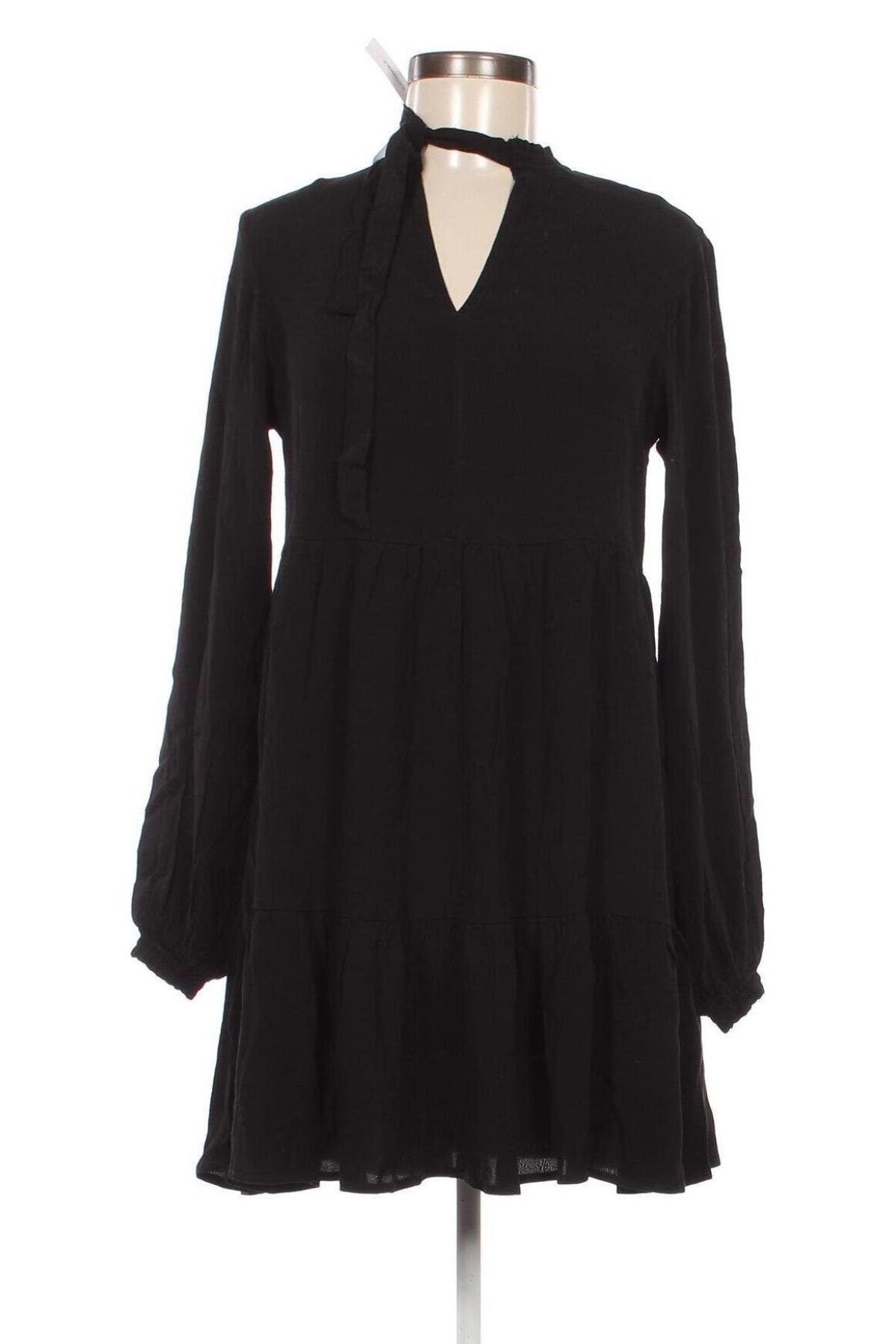 Φόρεμα Edited, Μέγεθος M, Χρώμα Μαύρο, Τιμή 43,09 €