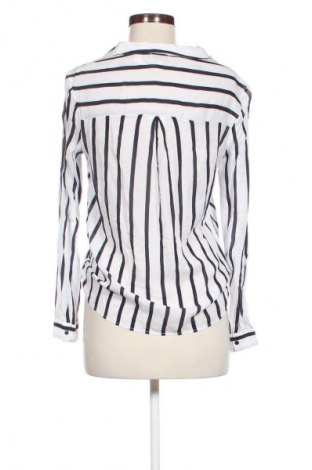 Damen Shirt Bershka, Größe M, Farbe Mehrfarbig, Preis 16,04 €