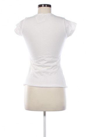 Γυναικείο t-shirt Gildan, Μέγεθος S, Χρώμα Εκρού, Τιμή 8,70 €