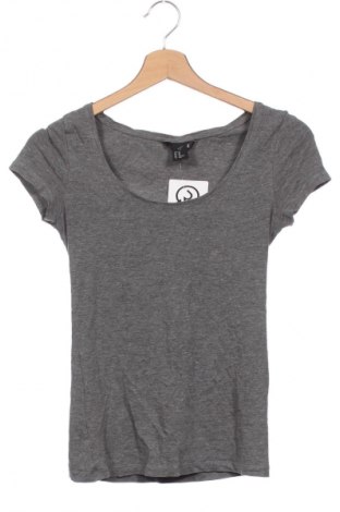 Damski T-shirt H&M, Rozmiar XS, Kolor Szary, Cena 40,45 zł
