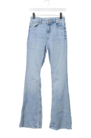 Blugi de femei Bershka, Mărime S, Culoare Albastru, Preț 138,14 Lei