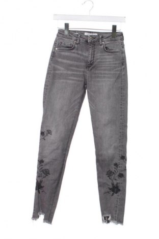 Blugi de femei Bershka, Mărime S, Culoare Gri, Preț 73,98 Lei