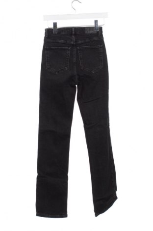 Damskie jeansy Bershka, Rozmiar XS, Kolor Czarny, Cena 66,65 zł
