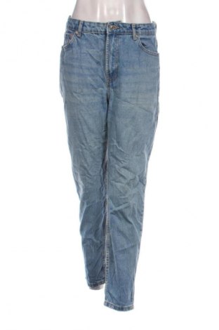 Γυναικείο Τζίν Bershka, Μέγεθος M, Χρώμα Μπλέ, Τιμή 18,99 €