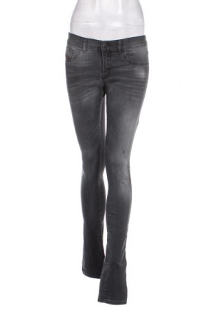 Damen Jeans Diesel, Größe S, Farbe Grau, Preis 61,89 €