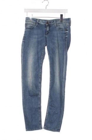 Дамски дънки Guess, Размер M, Цвят Син, Цена 75,99 лв.