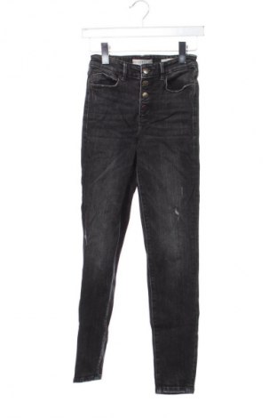 Blugi de femei Guess, Mărime XS, Culoare Negru, Preț 191,33 Lei
