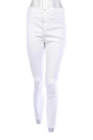 Női farmernadrág Pull&Bear, Méret M, Szín Fehér, Ár 5 800 Ft