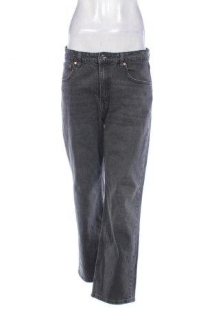 Damskie jeansy Pull&Bear, Rozmiar L, Kolor Szary, Cena 66,67 zł