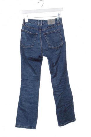 Damskie jeansy Pull&Bear, Rozmiar XS, Kolor Niebieski, Cena 95,99 zł