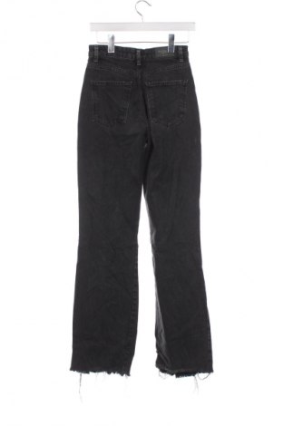 Női farmernadrág Stradivarius, Méret XS, Szín Fekete, Ár 7 879 Ft