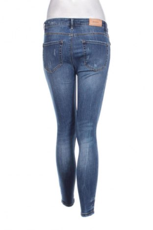 Dámske džínsy  Stradivarius, Veľkosť M, Farba Modrá, Cena  14,83 €