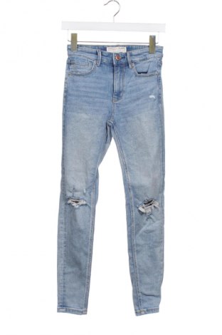 Damskie jeansy Stradivarius, Rozmiar XS, Kolor Niebieski, Cena 43,99 zł