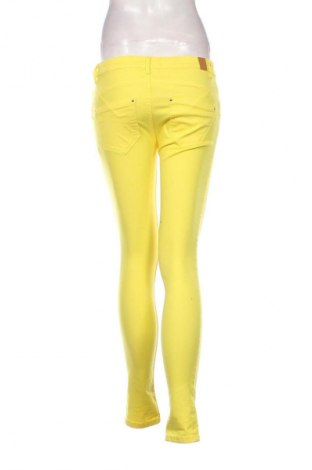 Damen Jeans Stradivarius, Größe S, Farbe Gelb, Preis 20,99 €