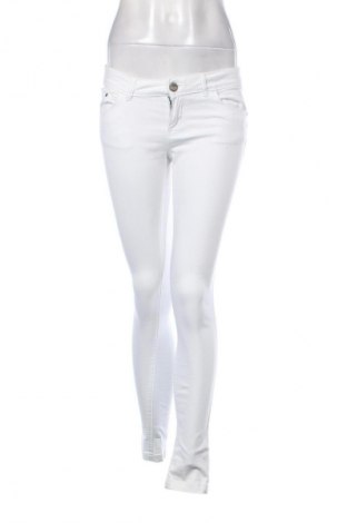 Damen Jeans Terranova, Größe S, Farbe Weiß, Preis € 14,83