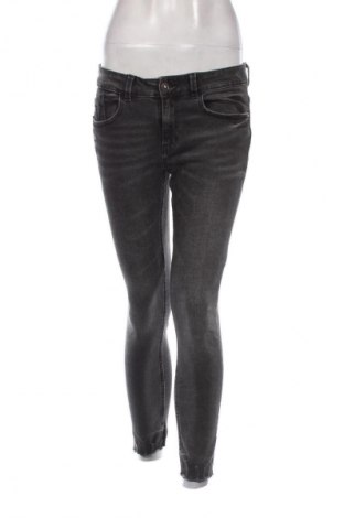 Damskie jeansy Zara, Rozmiar M, Kolor Czarny, Cena 62,18 zł