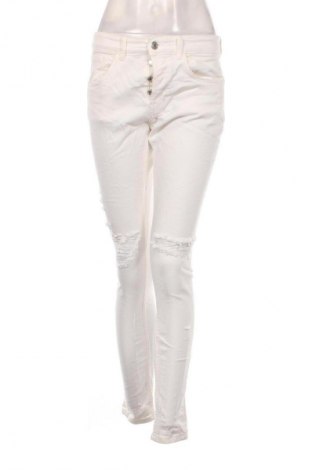Blugi de femei Zara, Mărime M, Culoare Ecru, Preț 35,99 Lei