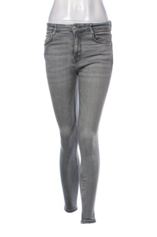 Blugi de femei Zara, Mărime M, Culoare Gri, Preț 45,99 Lei