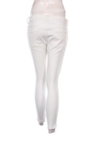 Дамски дънки Zara, Размер M, Цвят Бял, Цена 27,99 лв.