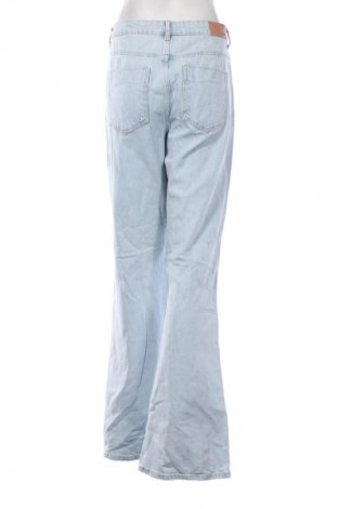 Дамски дънки Zara, Размер L, Цвят Син, Цена 27,99 лв.