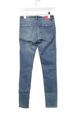Дамски дънки Zara, Размер S, Цвят Син, Цена 27,00 лв.