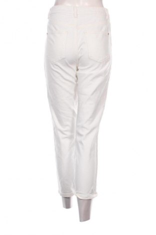Blugi de femei Zara, Mărime S, Culoare Alb, Preț 88,99 Lei