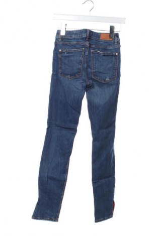Dámske džínsy  Zara Trafaluc, Veľkosť S, Farba Modrá, Cena  14,00 €