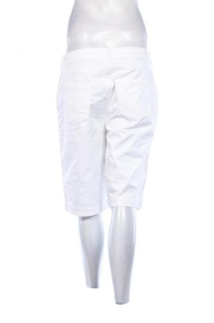 Damen Shorts Adagio, Größe M, Farbe Weiß, Preis € 9,72