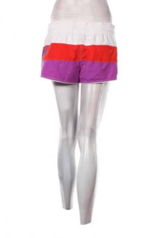 Damen Shorts Adidas, Größe M, Farbe Mehrfarbig, Preis 23,99 €