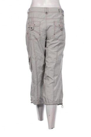 Pantaloni scurți de femei C&A, Mărime XL, Culoare Gri, Preț 61,99 Lei