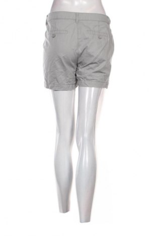 Pantaloni scurți de femei Colours Of The World, Mărime M, Culoare Gri, Preț 61,99 Lei