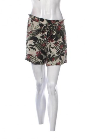Damen Shorts Garcia, Größe M, Farbe Mehrfarbig, Preis 17,38 €