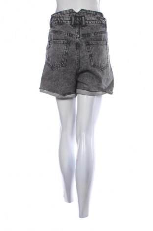 Pantaloni scurți de femei Review, Mărime M, Culoare Gri, Preț 110,99 Lei