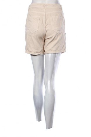 Pantaloni scurți de femei Trendyol, Mărime S, Culoare Ecru, Preț 87,00 Lei