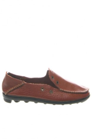 Дамски обувки Clarks, Размер 37, Цвят Кафяв, Цена 89,00 лв.
