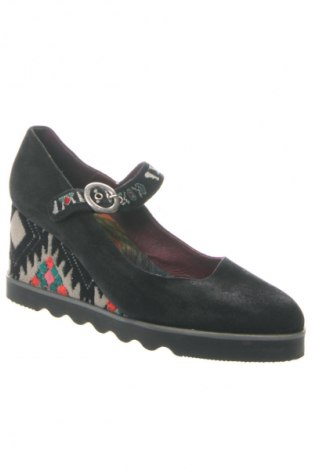 Дамски обувки Desigual, Размер 40, Цвят Черен, Цена 89,00 лв.