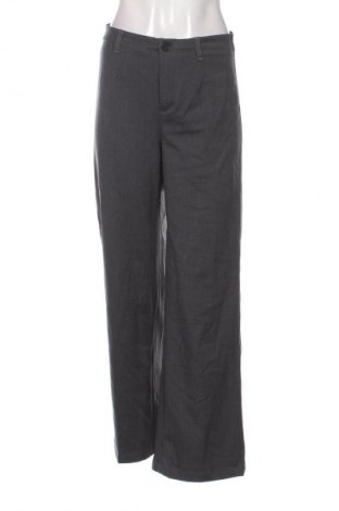 Damenhose Bershka, Größe M, Farbe Grau, Preis € 14,99