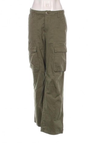 Dámske nohavice Bershka, Veľkosť M, Farba Zelená, Cena  16,95 €
