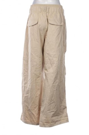 Pantaloni de femei Bershka, Mărime L, Culoare Bej, Preț 73,98 Lei