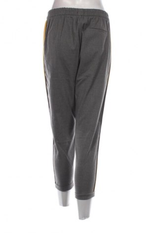 Pantaloni de femei Bershka, Mărime M, Culoare Gri, Preț 74,81 Lei