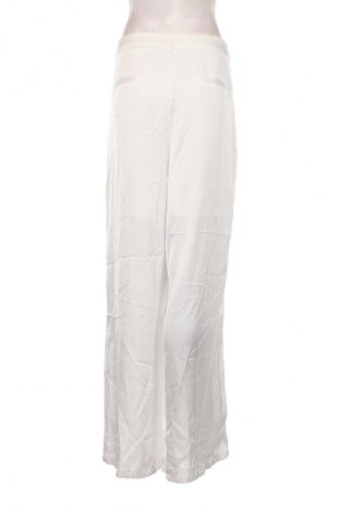 Damskie spodnie Glamorous, Rozmiar XXL, Kolor Biały, Cena 157,99 zł