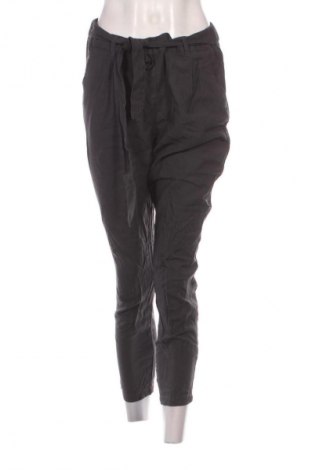 Pantaloni de femei H&M, Mărime M, Culoare Multicolor, Preț 94,99 Lei