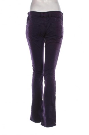 Damskie spodnie Pepe Jeans, Rozmiar M, Kolor Fioletowy, Cena 143,00 zł