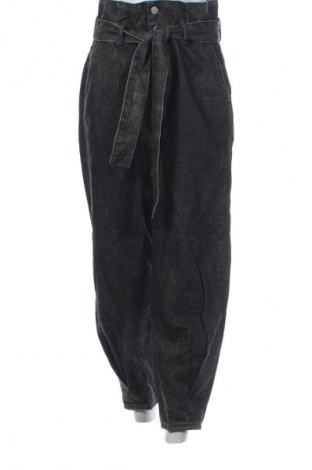 Dámské kalhoty  Pull&Bear, Velikost M, Barva Šedá, Cena  469,00 Kč