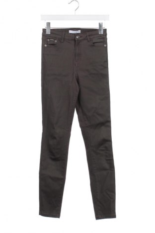 Pantaloni de femei Reserved, Mărime S, Culoare Verde, Preț 74,35 Lei