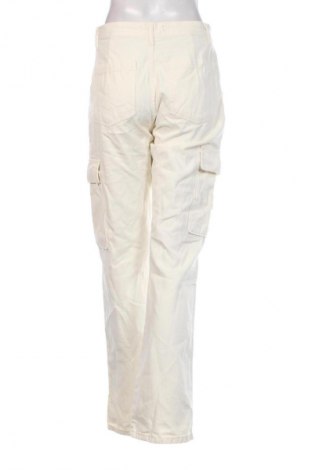 Damenhose Stradivarius, Größe M, Farbe Weiß, Preis 20,99 €