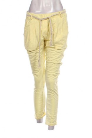 Pantaloni de femei Wendy Trendy, Mărime XL, Culoare Galben, Preț 133,99 Lei