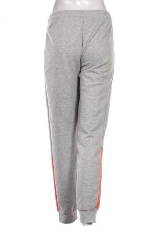 Dámske tepláky Adidas, Veľkosť L, Farba Sivá, Cena  23,95 €